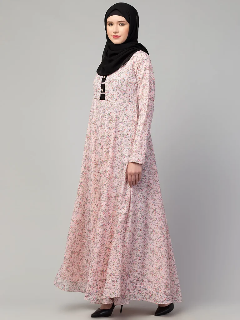 Printed Long Maxi Abaya finished stitching and hem detail Printed Long Maxi Abaya finished stitching and hem detail
