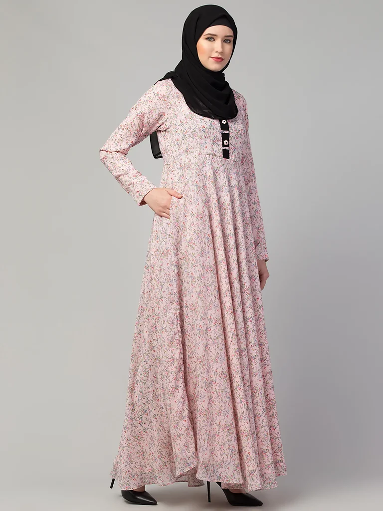 Printed Long Maxi Abaya styling and drape detail Printed Long Maxi Abaya styling and drape detail