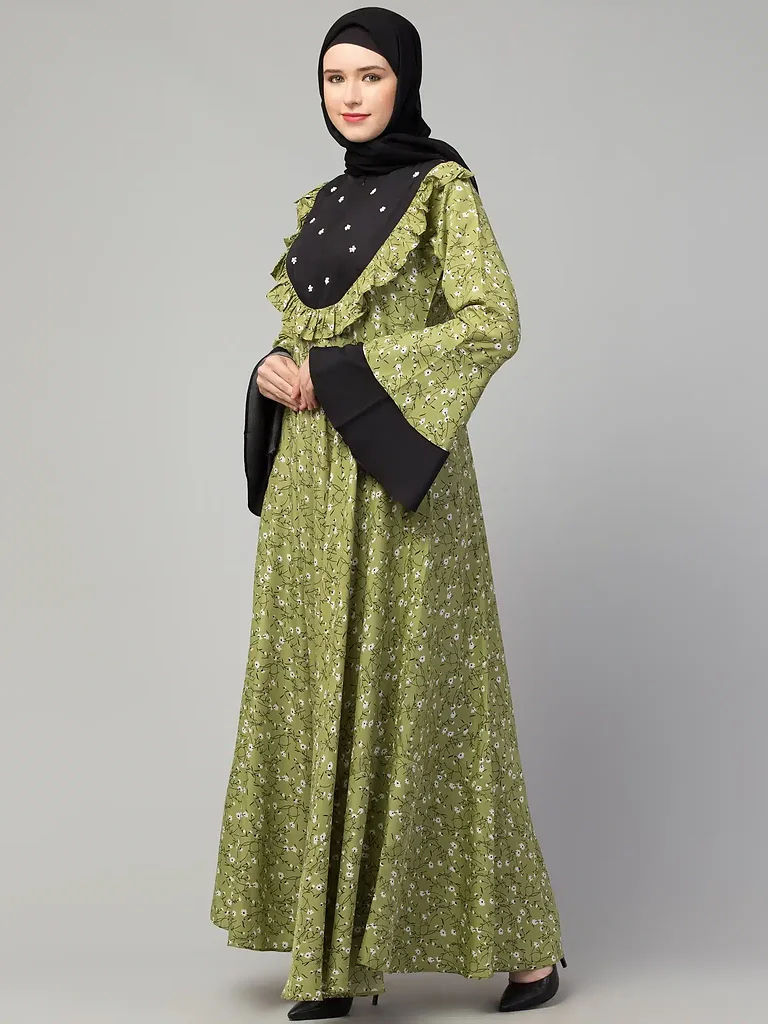 Pearl Handwork Abaya finished stitching and hem detail Pearl Handwork Abaya finished stitching and hem detail