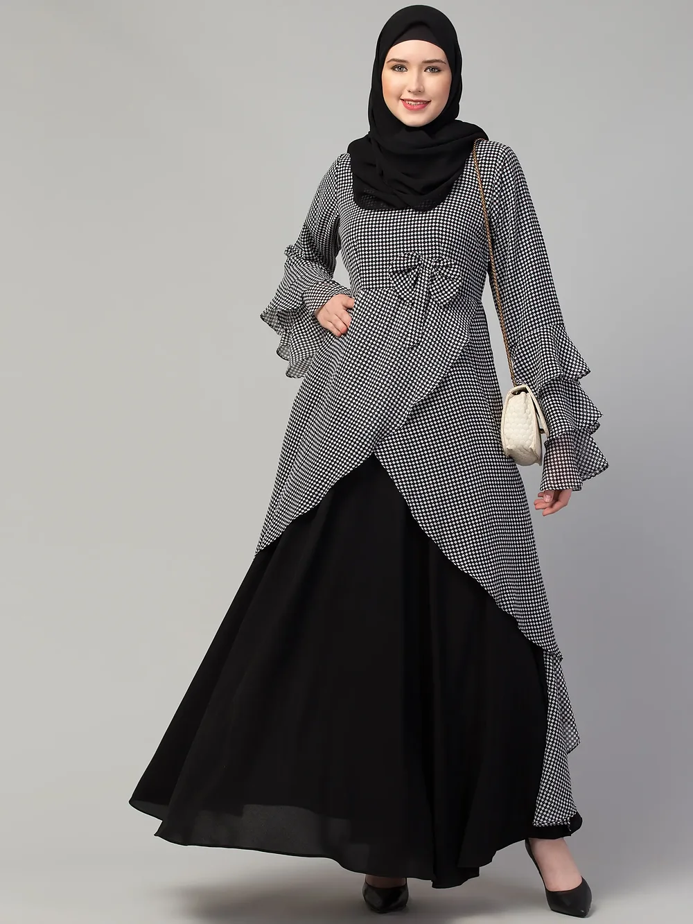 Asymmetrical Maxi Abaya sleeve and cuff detail