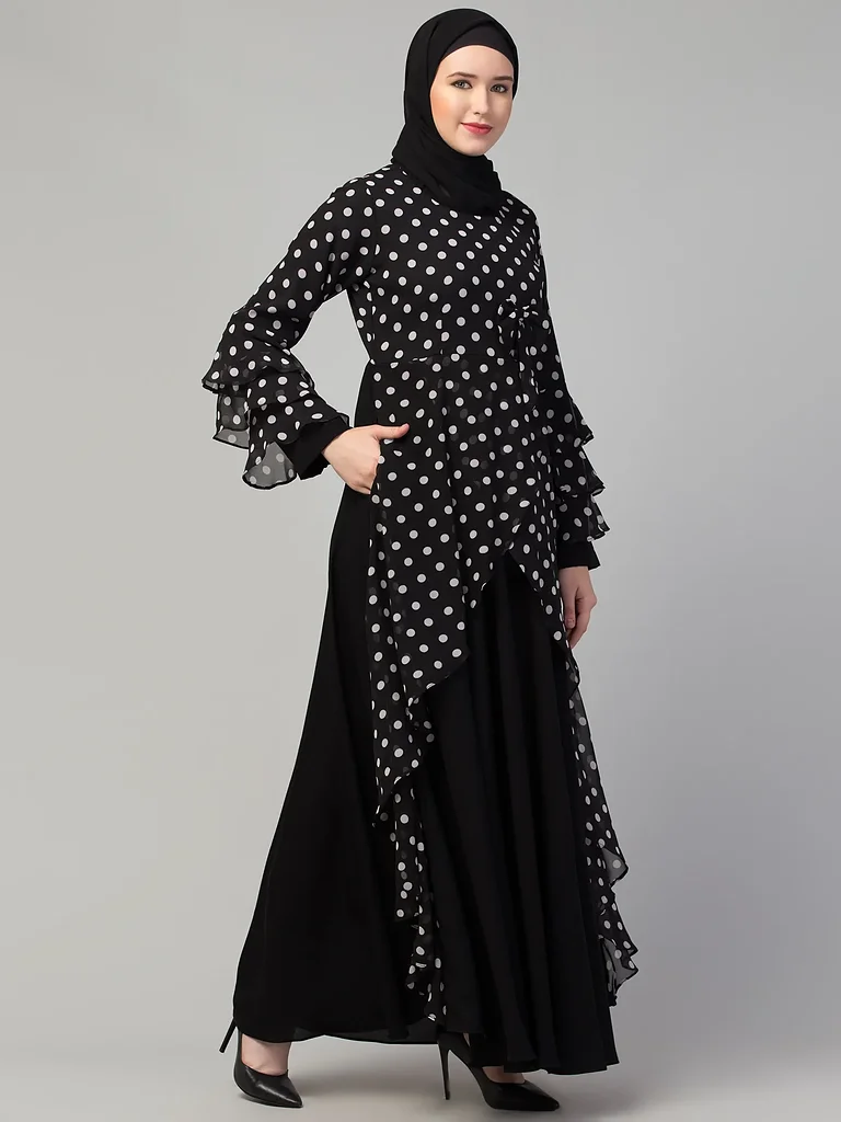 Long Maxi Abaya Dress finished stitching and hem detail Long Maxi Abaya Dress finished stitching and hem detail