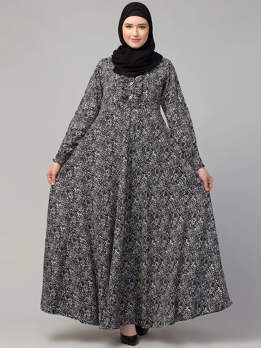 Printed Abaya sleeve and cuff detail