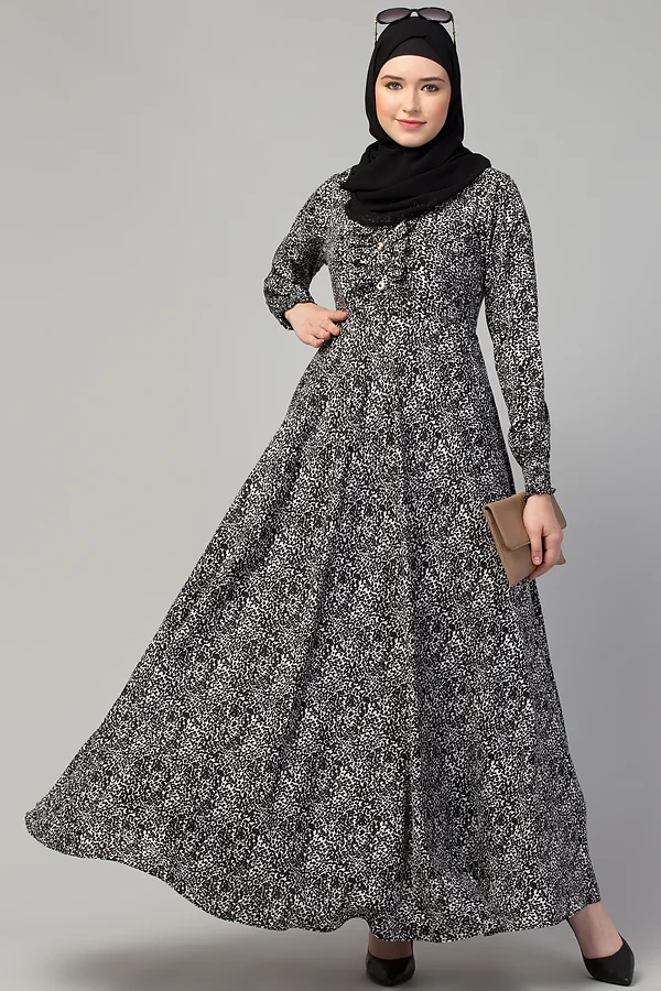 Printed Abaya - full length front view