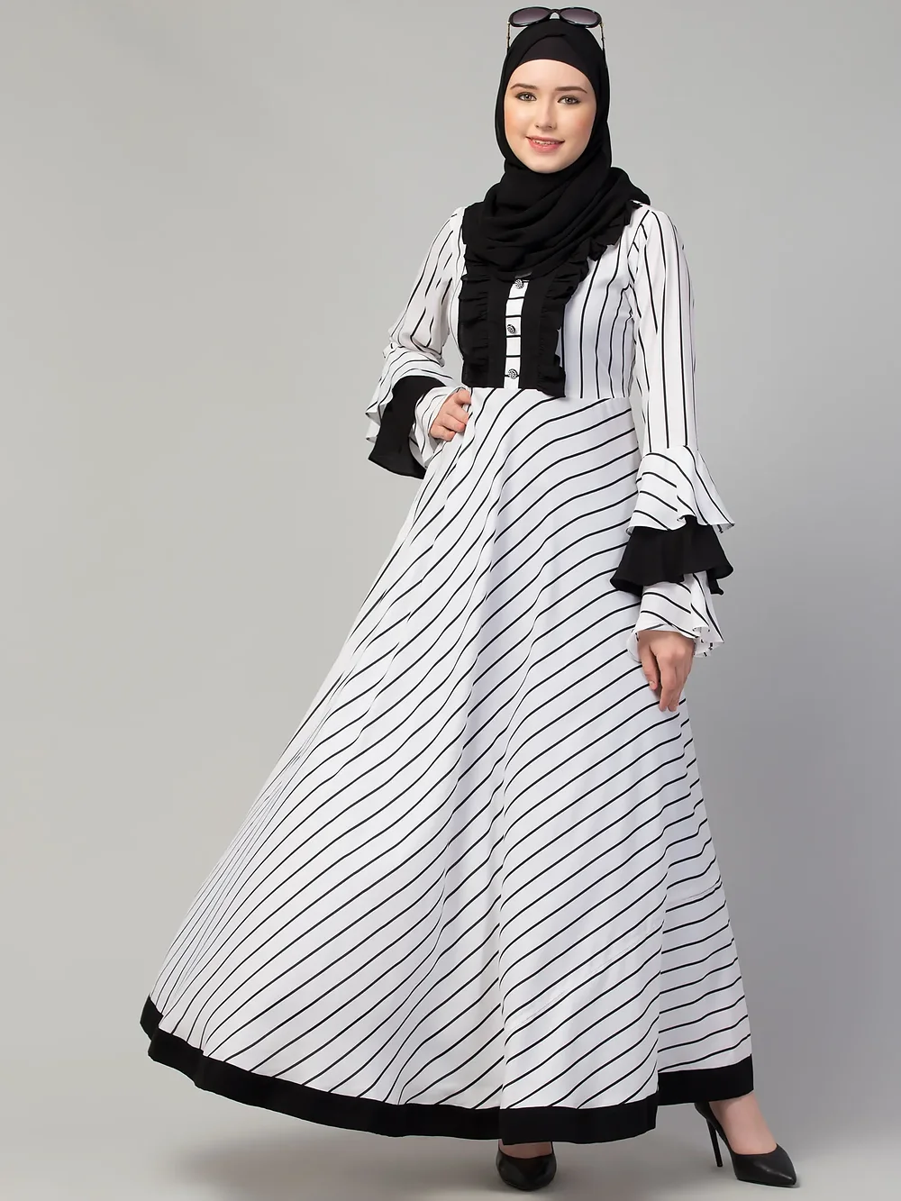 Striped Long Maxi Abaya sleeve and cuff detail
