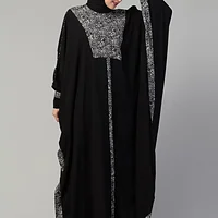 Elegant Kaftan - styling and drape detail