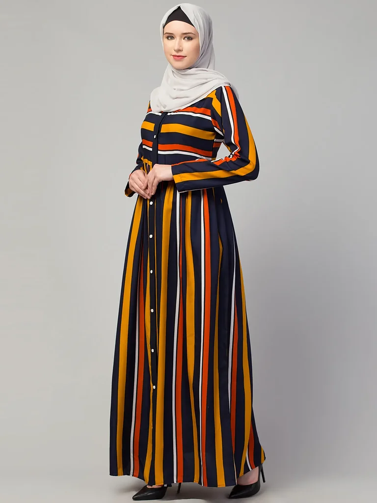 Pintucks Abaya finished stitching and hem detail Pintucks Abaya finished stitching and hem detail